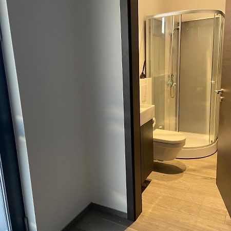 4 Person Room With Private Entrance And Bathroom ケプラヴィーク エクステリア 写真